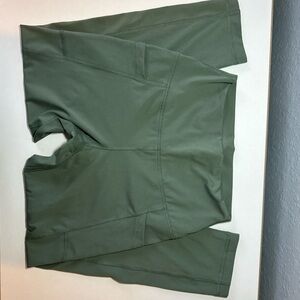 Yogalicious Lux Tribeca Cropped Leggings in Sage